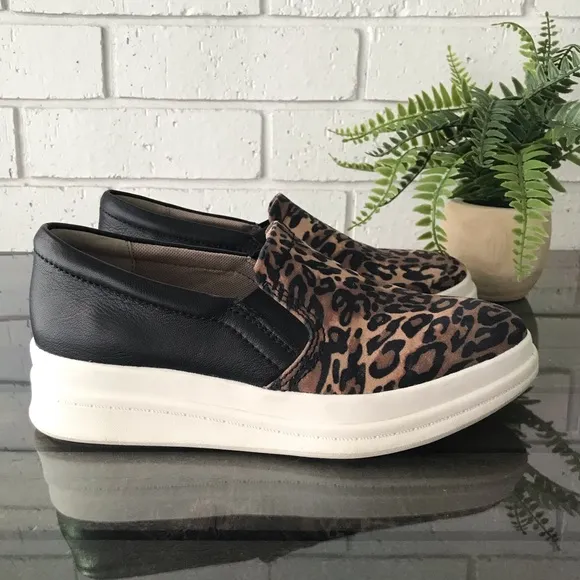 Naturalizer Yardley Cheetah Print Slip On Loafer Women's 7.5 WIDE