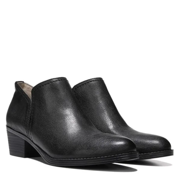 Naturalizer Zarie In Black Leather Boots (WIDE)