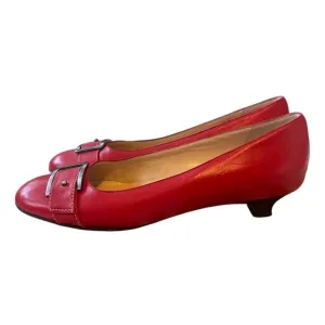 Neiman Marcus 9.5 Amalfi Italian Leather Kitten Heels Gold Round Toe Low Red