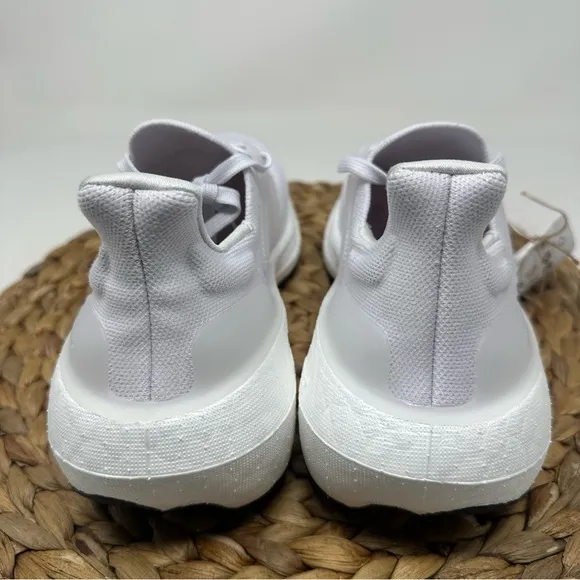 New ADIDAS Ultraboost Light Running Shoes White Size 8 Women's