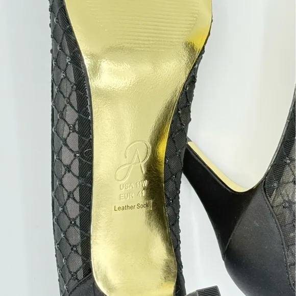 NEW ADRIANNA PAPELL Womens Black Jamie Peep Toe Kitten Heel Slip On Pumps 11 M