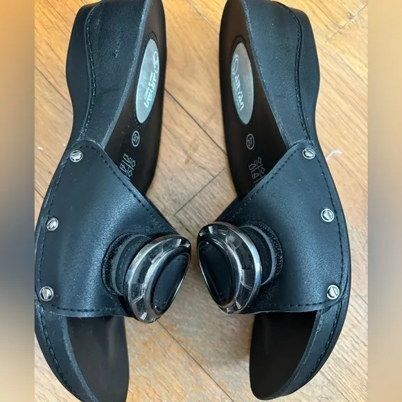 New Aryan Black summer low heel mules size 6