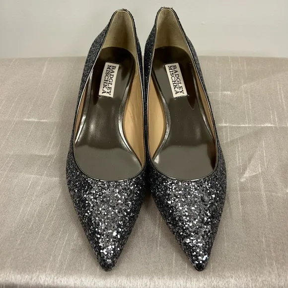 NEW Badgley Mischka Madison II Glitter Kitten Heels, size 6.