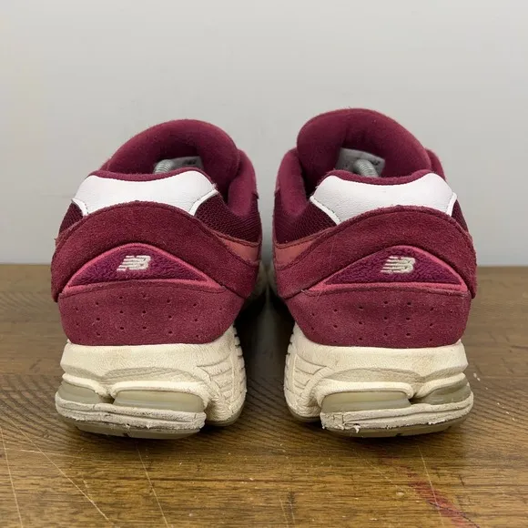 New Balance 2002R Mens 10.5 Red Wine Deep Earth Suede Athletic Running Shoes