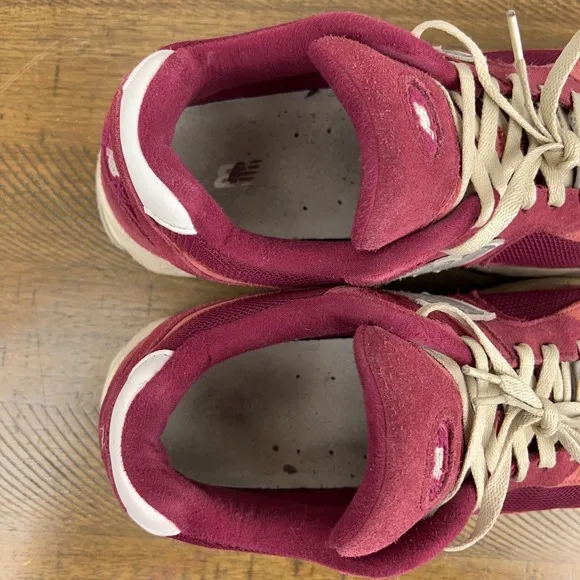 New Balance 2002R Mens 10.5 Red Wine Deep Earth Suede Athletic Running Shoes