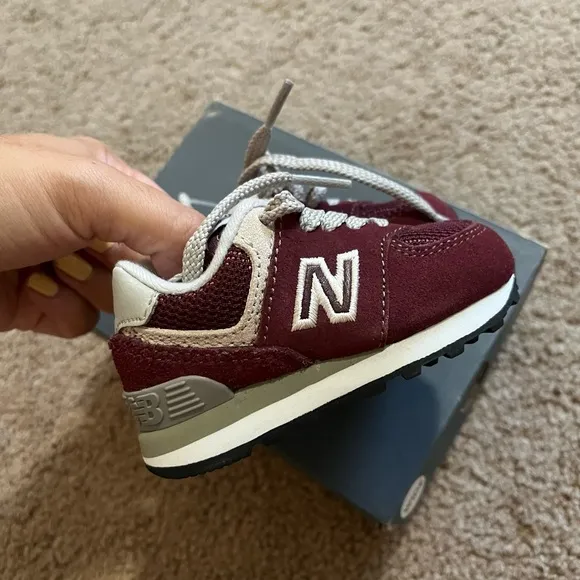 New Balance 574 infant sneakers in burgundy red Size 3C wide