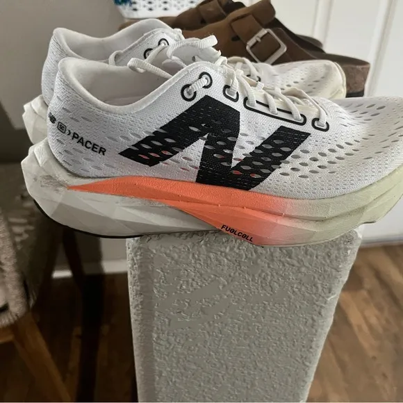 New balance carbon plated running shoes