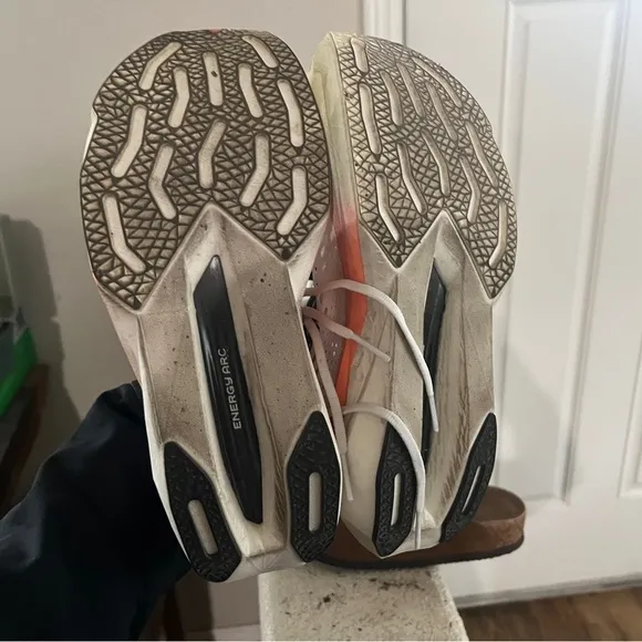 New balance carbon plated running shoes