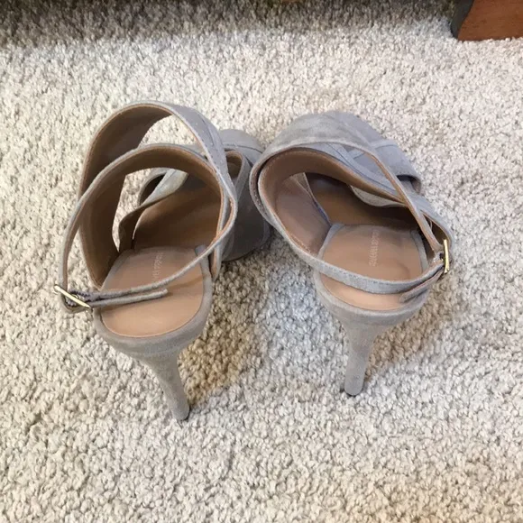 New! Banana Republic suede taupe wrap slingback heels. SZ 7 .