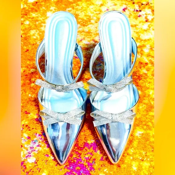 New BCBGenerationBardia Metallic Patent Rhinestone Bows Dress Mules