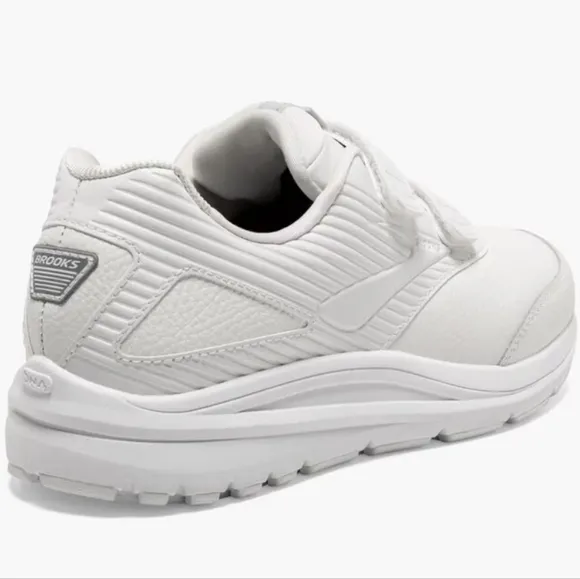 *New* Brooks Addiction Walker V-Strap 2 Shoe