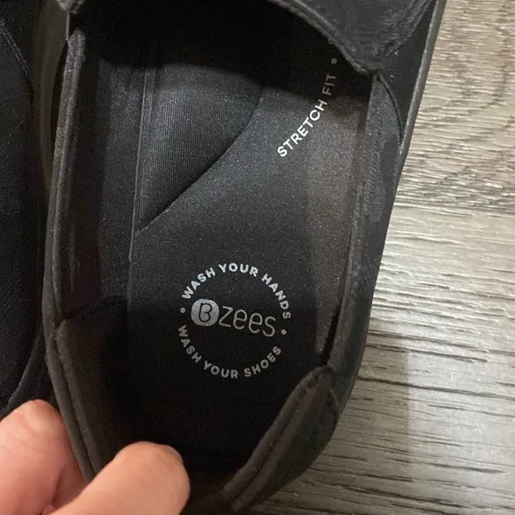 NEW Bzees Jitterbug Women's Flats &amp; Oxfords Black Size 9.5 washable sneakers