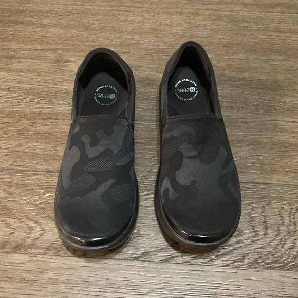 NEW Bzees Jitterbug Women's Flats &amp; Oxfords Black Size 9.5 washable sneakers