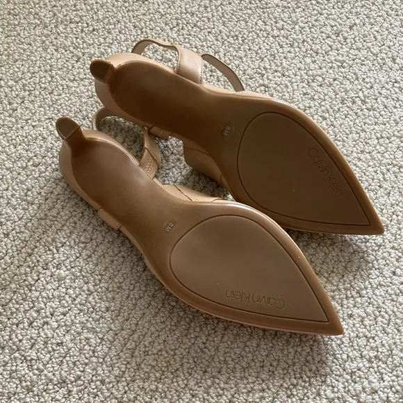 NEW Calvin Klein Slingback Nude Pumps Heels Wrap Around Kitten Mary Janes Size 8