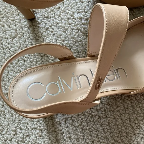 NEW Calvin Klein Slingback Nude Pumps Heels Wrap Around Kitten Mary Janes Size 8