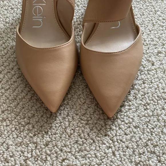 NEW Calvin Klein Slingback Nude Pumps Heels Wrap Around Kitten Mary Janes Size 8