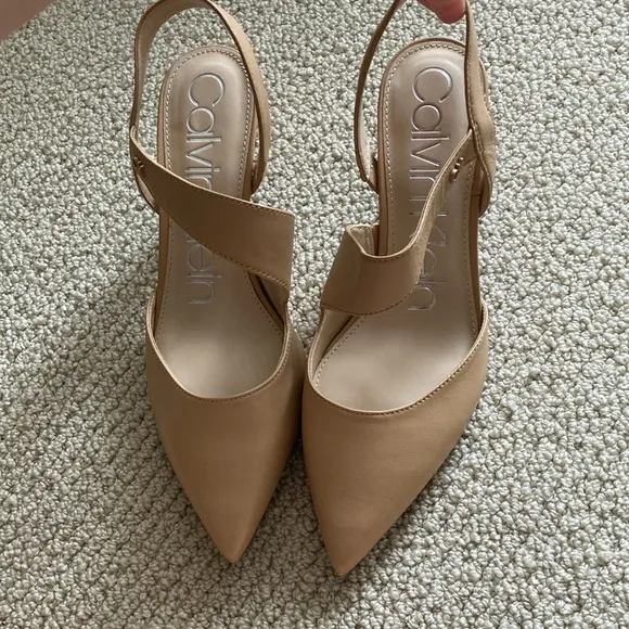 NEW Calvin Klein Slingback Nude Pumps Heels Wrap Around Kitten Mary Janes Size 8