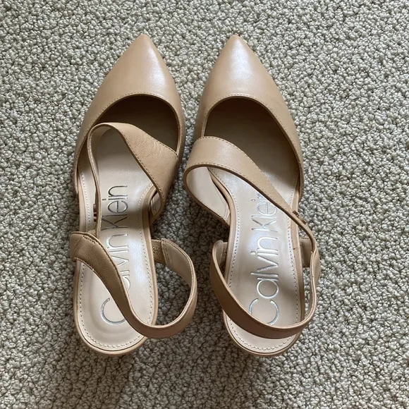 NEW Calvin Klein Slingback Nude Pumps Heels Wrap Around Kitten Mary Janes Size 8