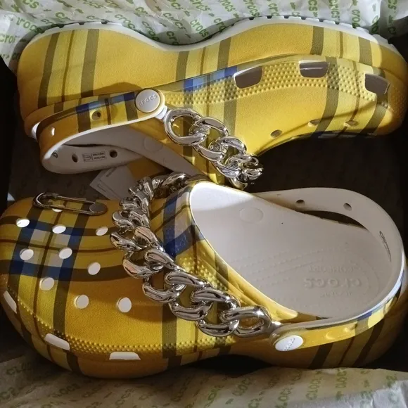 (New) Clueless Crocs Platform Clogs (M4/W6) (M5/W7) (M6/W8) (M7/W9) (M8/W10)