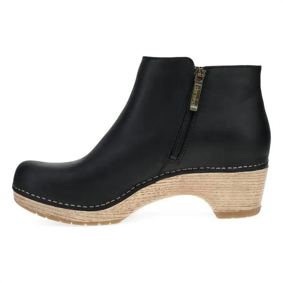 NEW DANSKO women's lizanne bootie clogs in black oiled
