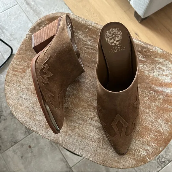 New Evereve Vince Camuto Greta Western Suede Clogs