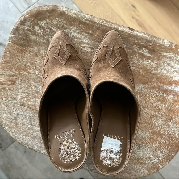 New Evereve Vince Camuto Greta Western Suede Clogs