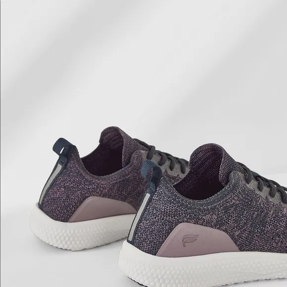 NEW Fabletics Cruz Knit Performance Sneaker Running Shoes New Without Box 8.5