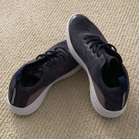 NEW Fabletics Cruz Knit Performance Sneaker Running Shoes New Without Box 8.5