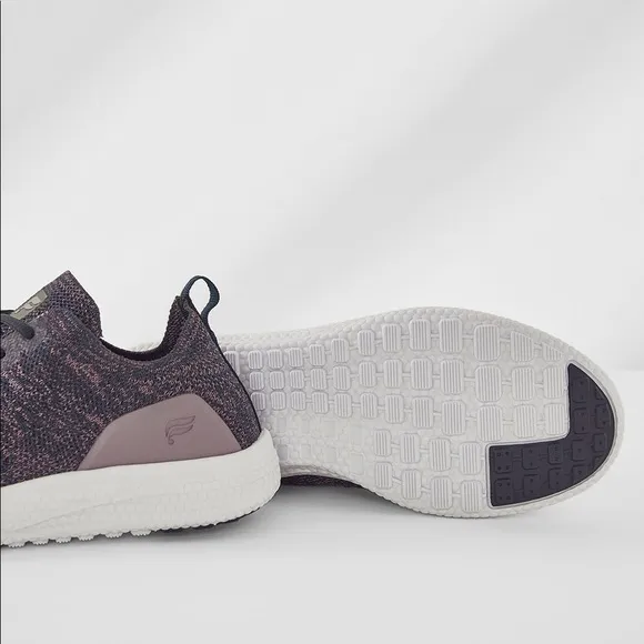 NEW Fabletics Cruz Knit Performance Sneaker Running Shoes New Without Box 8.5