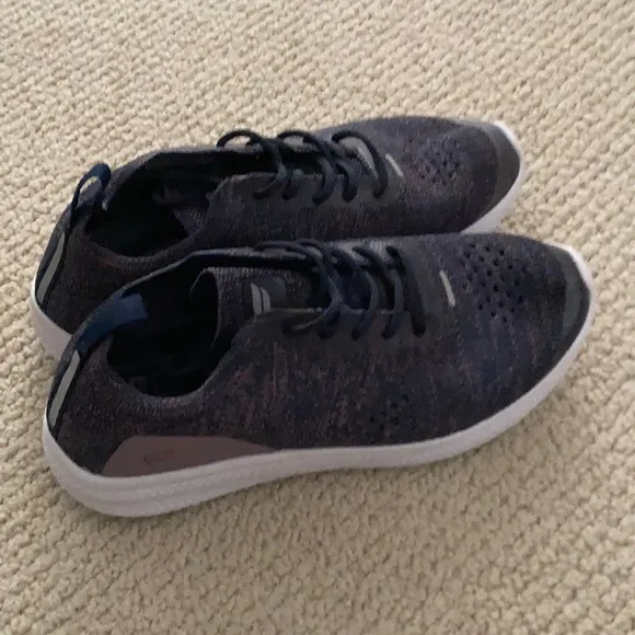 NEW Fabletics Cruz Knit Performance Sneaker Running Shoes New Without Box 8.5