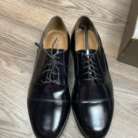 NEW Florsheim Black Cap-Toe Oxfords 9 3E
