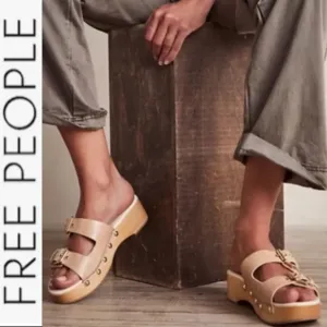 NEW Free People Fiona Embossed Croc Leather/Wood Clog Buckle Sandals 39