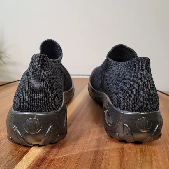 NEW Hyper Black Comfy Memory Foam Slip On Sneakers Size 9