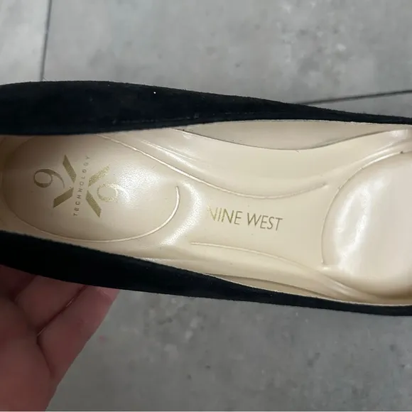NEW in box Nine West black suede KUNA pump low heels 7.5