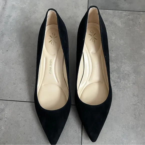 NEW in box Nine West black suede KUNA pump low heels 7.5