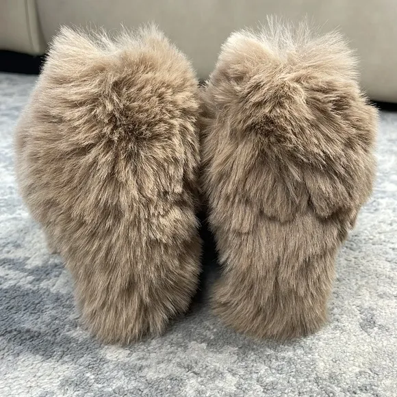 New Jeffrey Campbell Fluff MF Faux Fur Block Heel Mules Furry Beige Sz 5.5