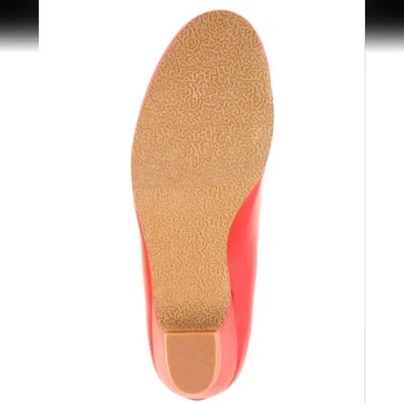 New JOURNEE COLLECTION Women's Red Comfort Office Casual Saar Low Heels size 9