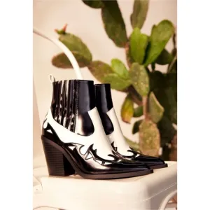 New JustFab Faye Western color block patent leather cowgirl ankle boots Size 7