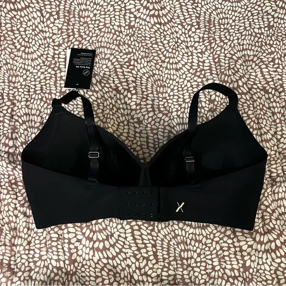 New KNIX WingWoman Contour Bra in Black