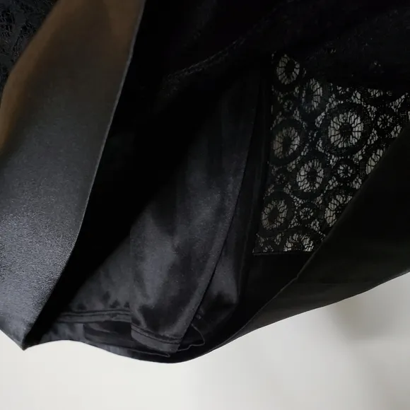 NEW Laundry by Shelli Segal Black Medallion Lace Dress Slip Classic Summer Chic