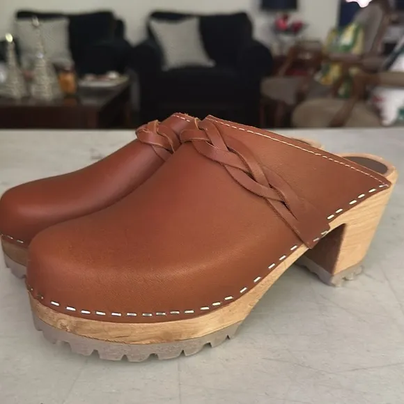 NEW MIA Luggage Leather Elsa Wooden Clogs Size 40EU - 9 US