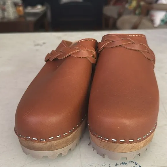 NEW MIA Luggage Leather Elsa Wooden Clogs Size 40EU - 9 US