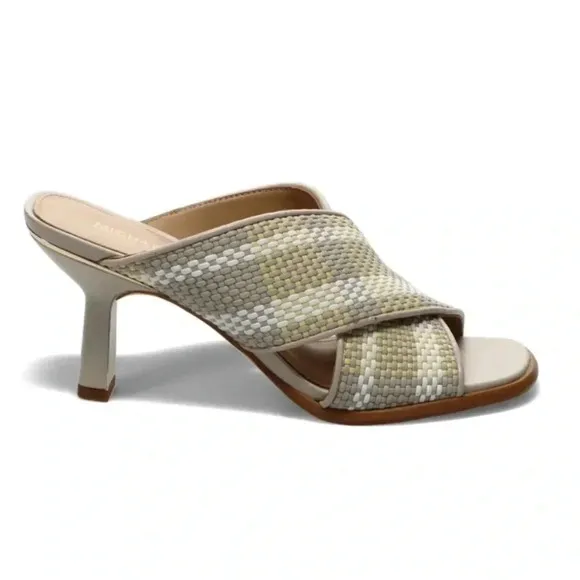 NEW Michael Kors Michael Kors Gideon sand mules with medium heel size 6
