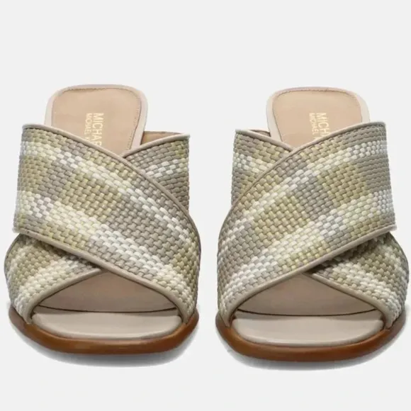 NEW Michael Kors Michael Kors Gideon sand mules with medium heel size 6