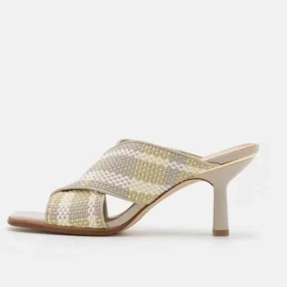 NEW Michael Kors Michael Kors Gideon sand mules with medium heel size 6