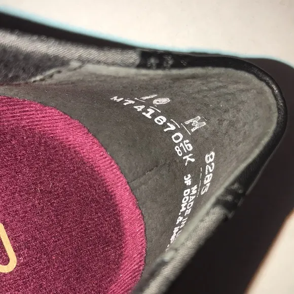 New‎ MUNRO Traveler style Slip On