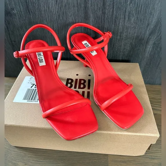 NEW NIB Bibi Lou Simple Strappy Kitten Heels Red 37 6.5