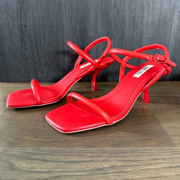 NEW NIB Bibi Lou Simple Strappy Kitten Heels Red 37 6.5