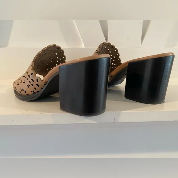 New No Box Ted Baker Beebah Laser Cut Block Heel Leather Mules 7.5 (38) Chunky