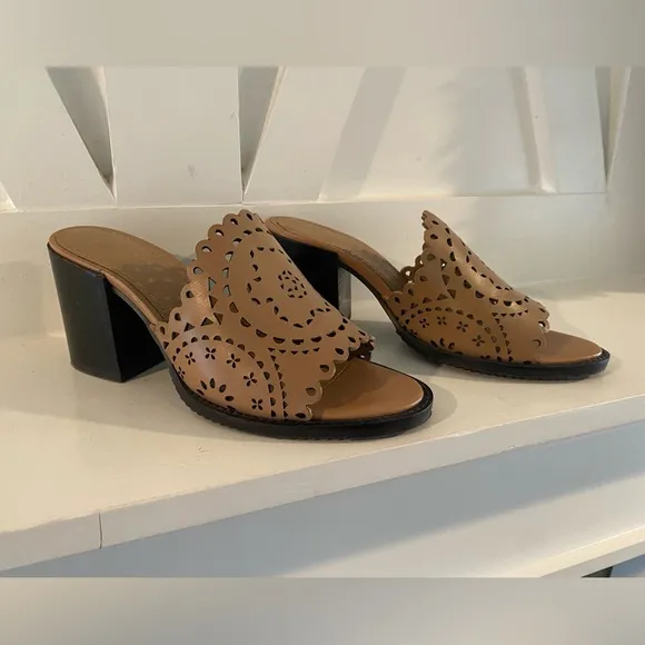 New No Box Ted Baker Beebah Laser Cut Block Heel Leather Mules 7.5 (38) Chunky
